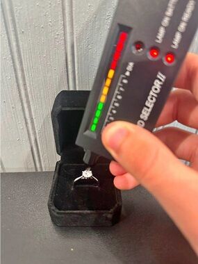 VVS1 Moissanite Engagement Ring